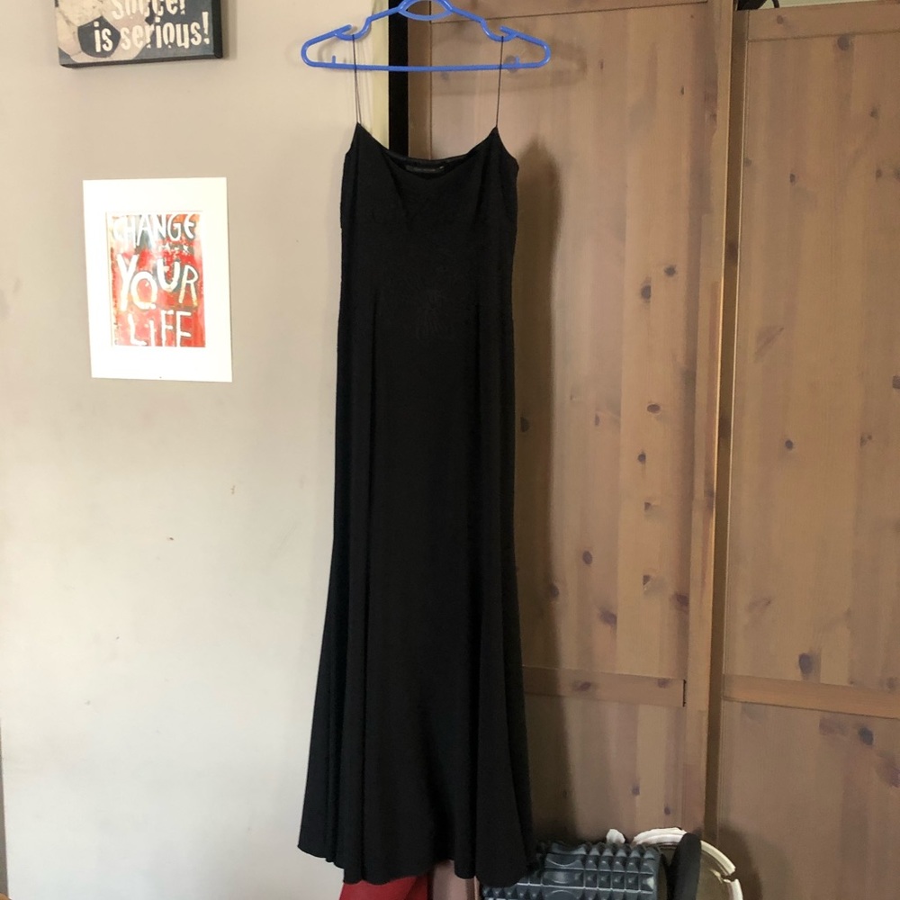 Elite Tahari black evening dress